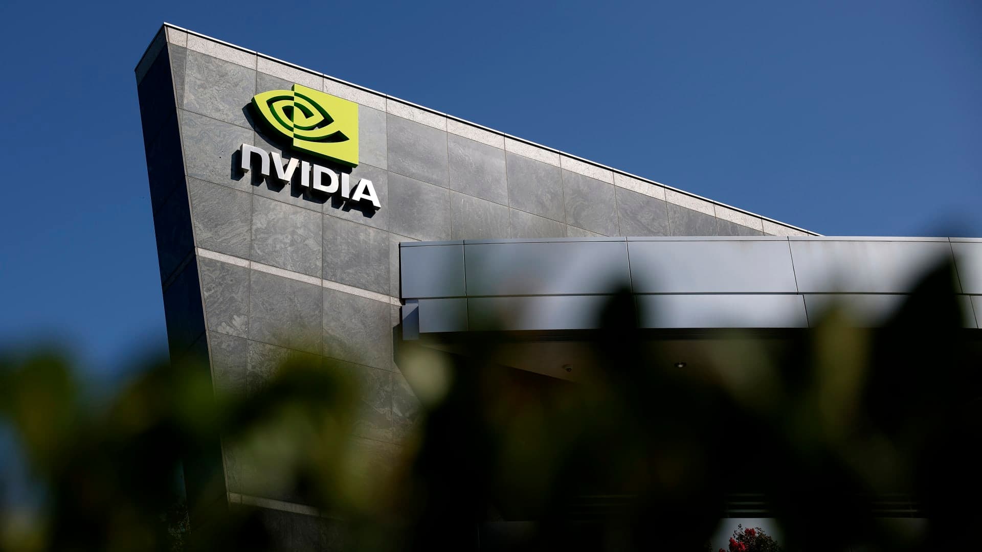 Top Wall Street analysts favor these 3 stocks for their robust growth outlook